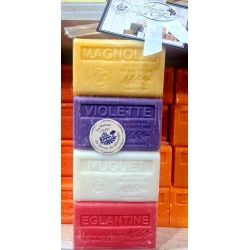 Coffret Fleuries de 4 savons 125gr BEURRE DE KARITÉ